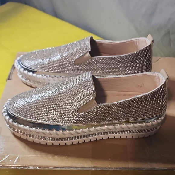 Elegant Women's Slip-On Shoes with Rhinestones - Picture 4 of 8